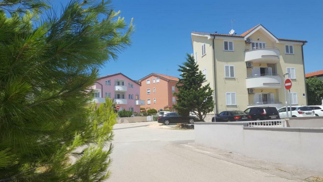 Zagi Apartamento Povljana Exterior foto