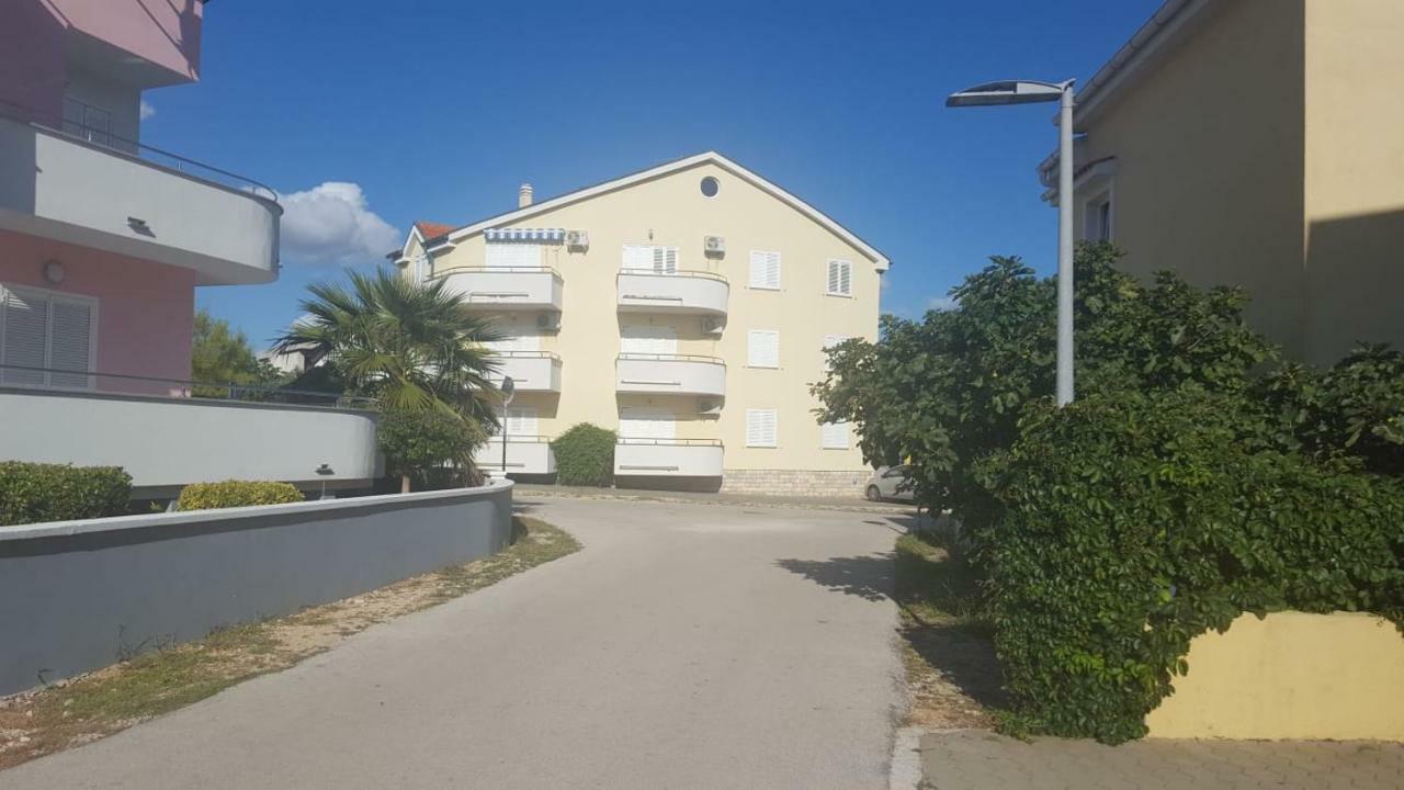 Zagi Apartamento Povljana Exterior foto